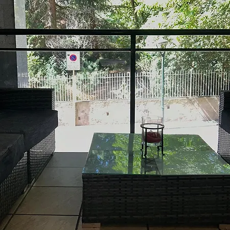 Lägenhet Born To Chill With Pool, Parking & Balcony *